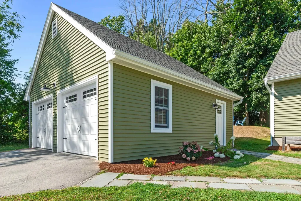 25 Old Lakeview Terrace Wolfeboro NH 03894