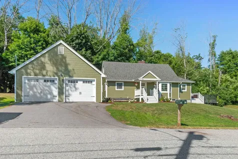 25 Old Lakeview Terrace Wolfeboro NH 03894