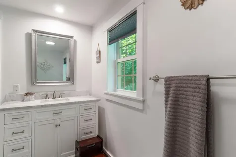 25 Old Lakeview Terrace Wolfeboro NH 03894