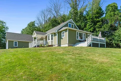 25 Old Lakeview Terrace Wolfeboro NH 03894