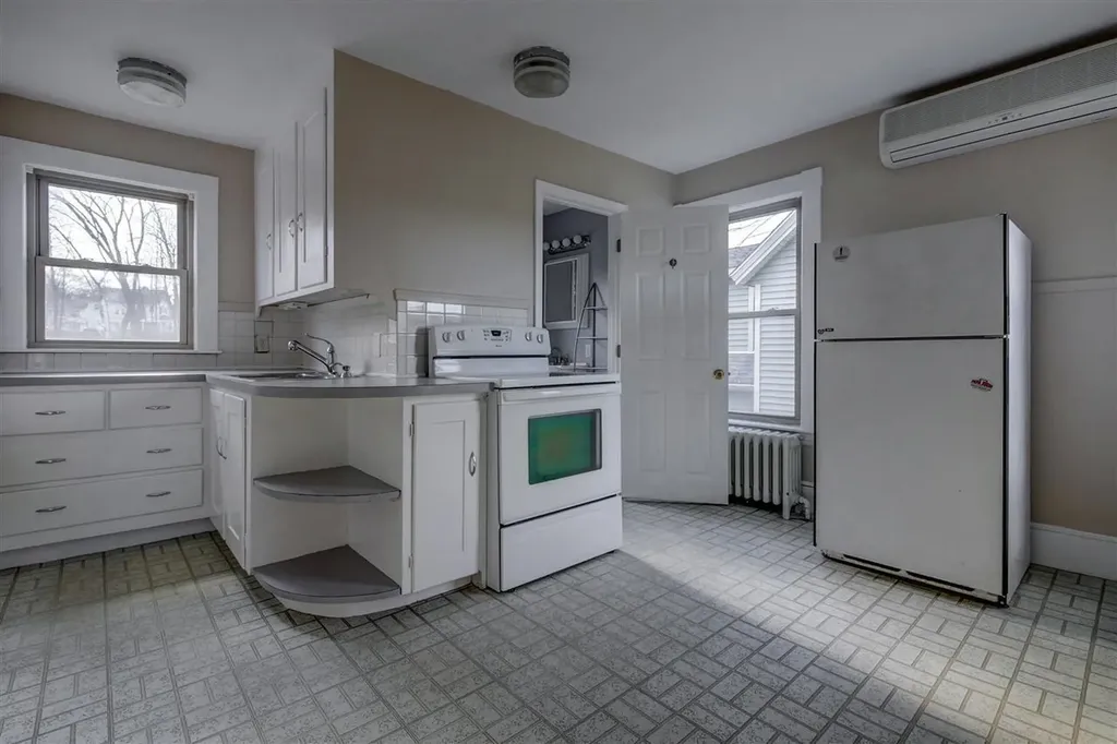 11 Taylor Street Nashua NH 03060