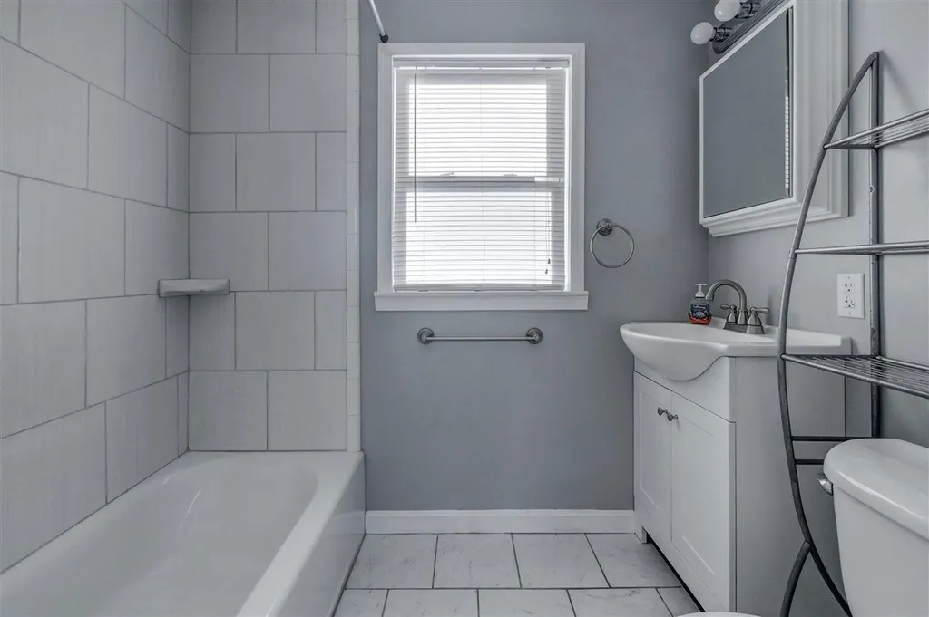 11 Taylor Street Nashua NH 03060