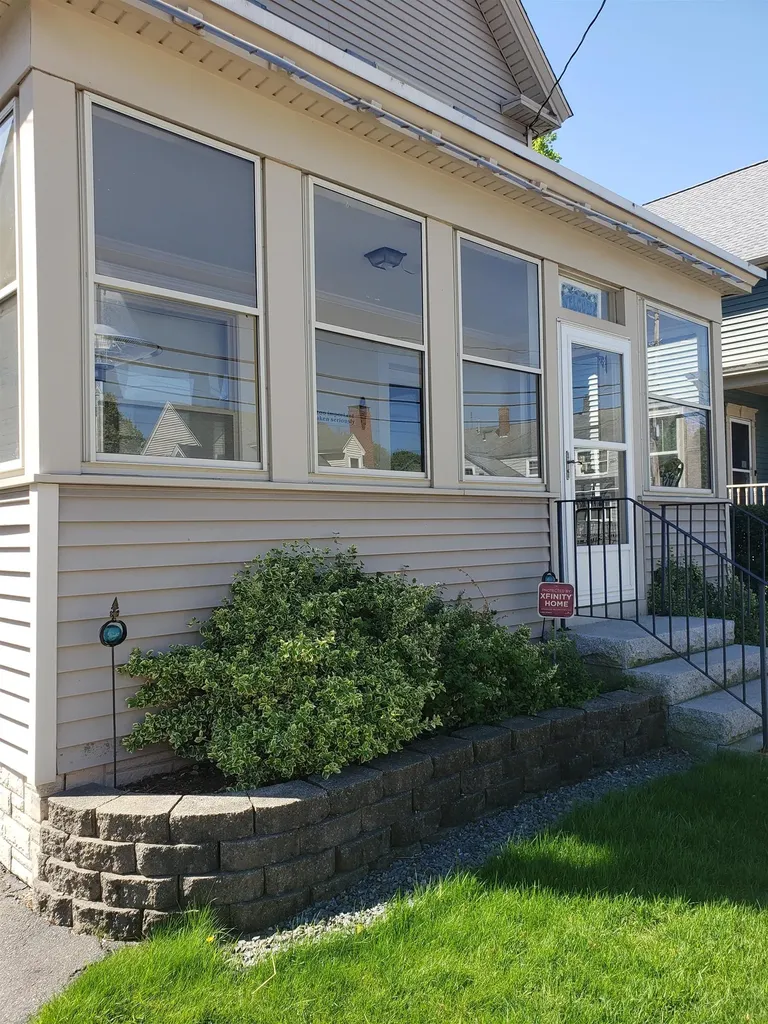 11 Taylor Street Nashua NH 03060