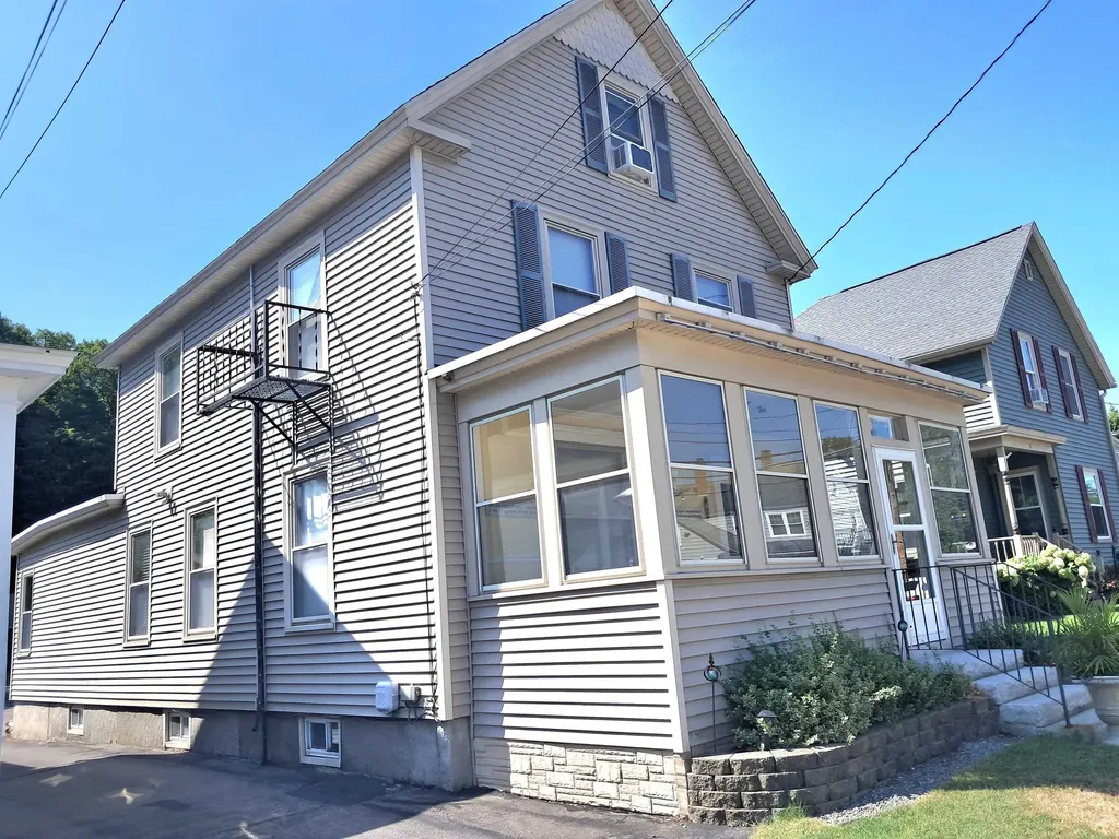11 Taylor Street Nashua NH 03060