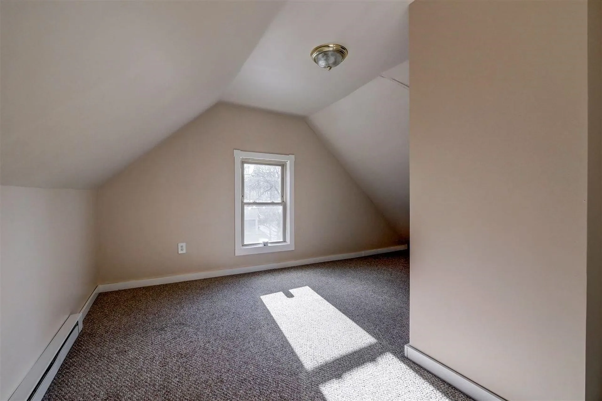 11 Taylor Street Nashua NH 03060