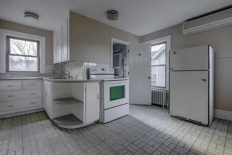 11 Taylor Street Nashua NH 03060