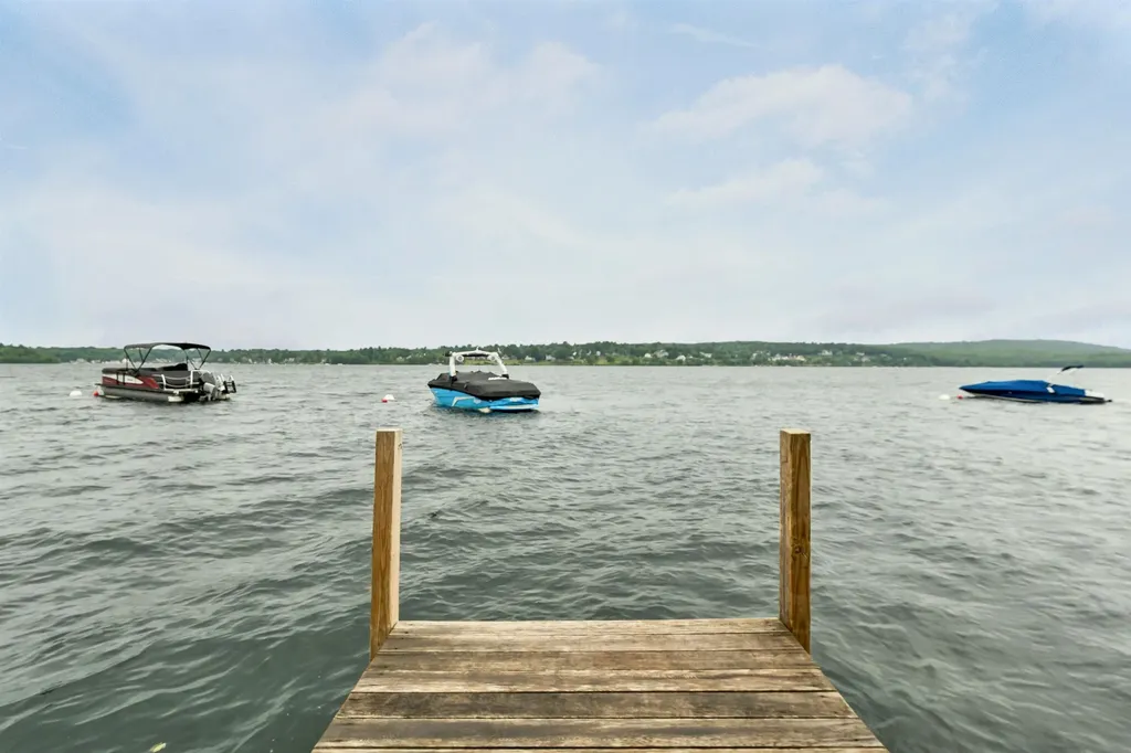 17 Sullivan Way Laconia NH 03246