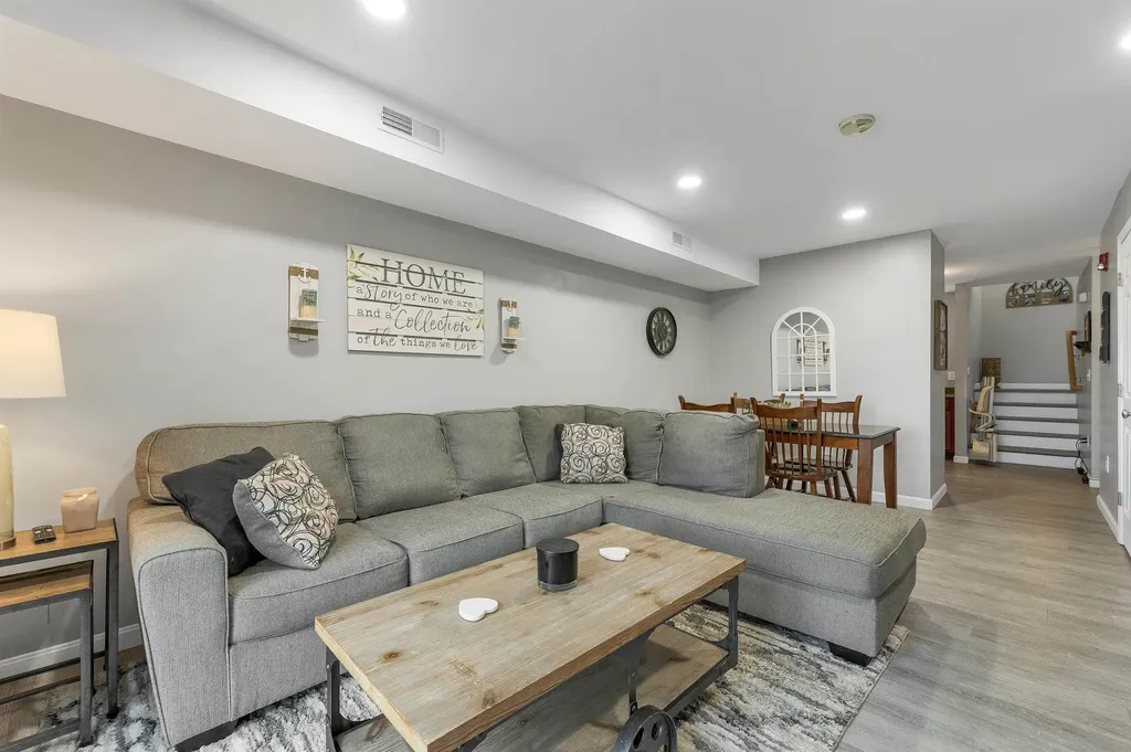 17 Sullivan Way Laconia NH 03246