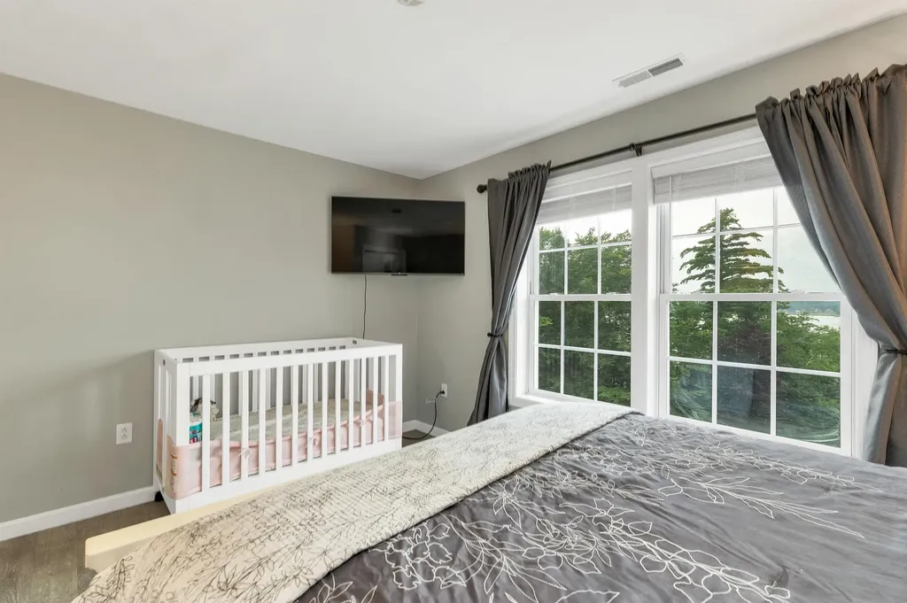 17 Sullivan Way Laconia NH 03246