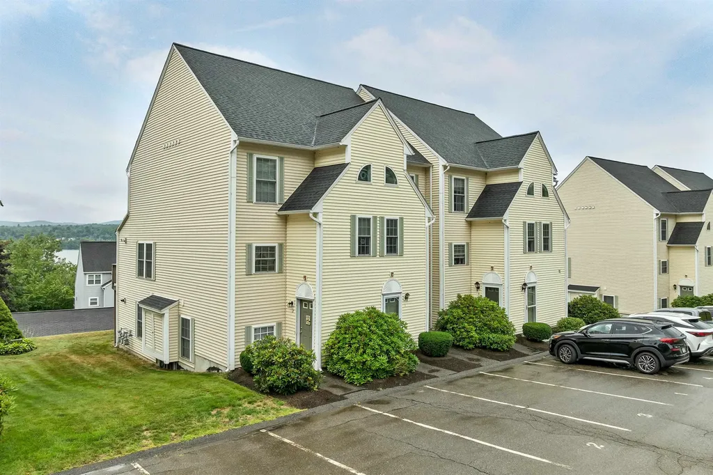17 Sullivan Way Laconia NH 03246