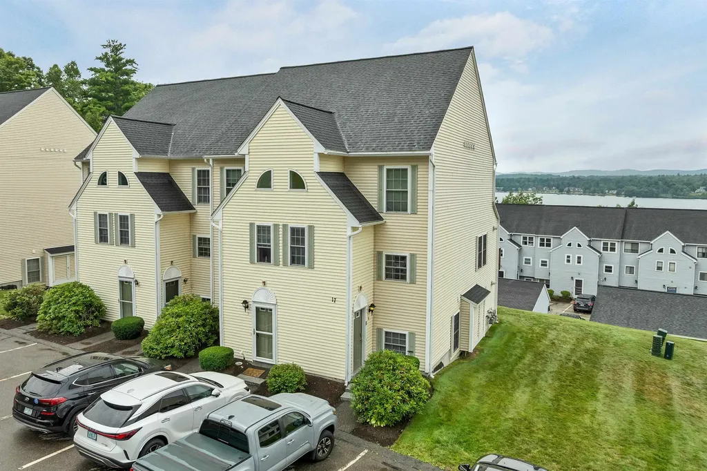 17 Sullivan Way Laconia NH 03246