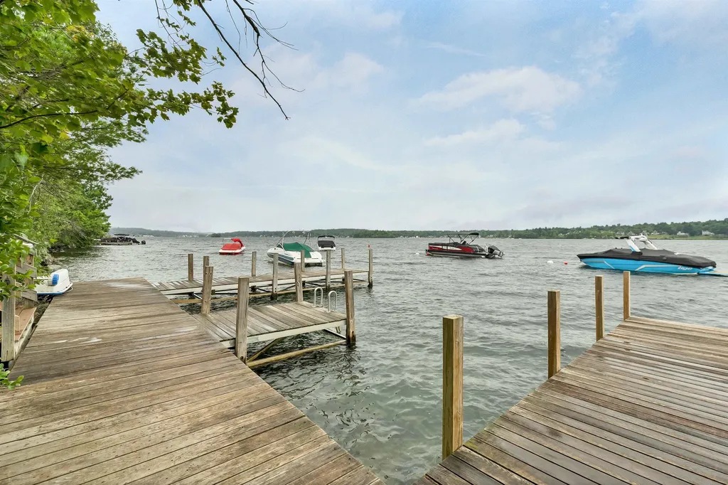 17 Sullivan Way Laconia NH 03246