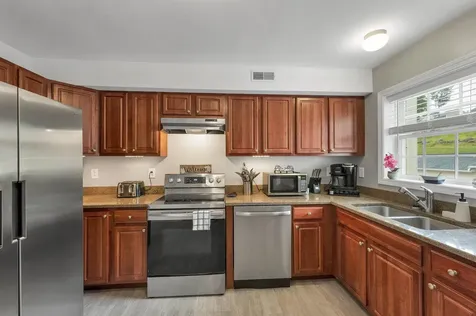 17 Sullivan Way Laconia NH 03246