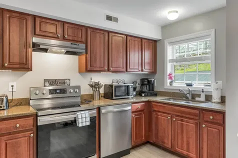 17 Sullivan Way Laconia NH 03246