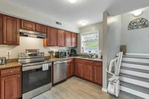 17 Sullivan Way Laconia NH 03246