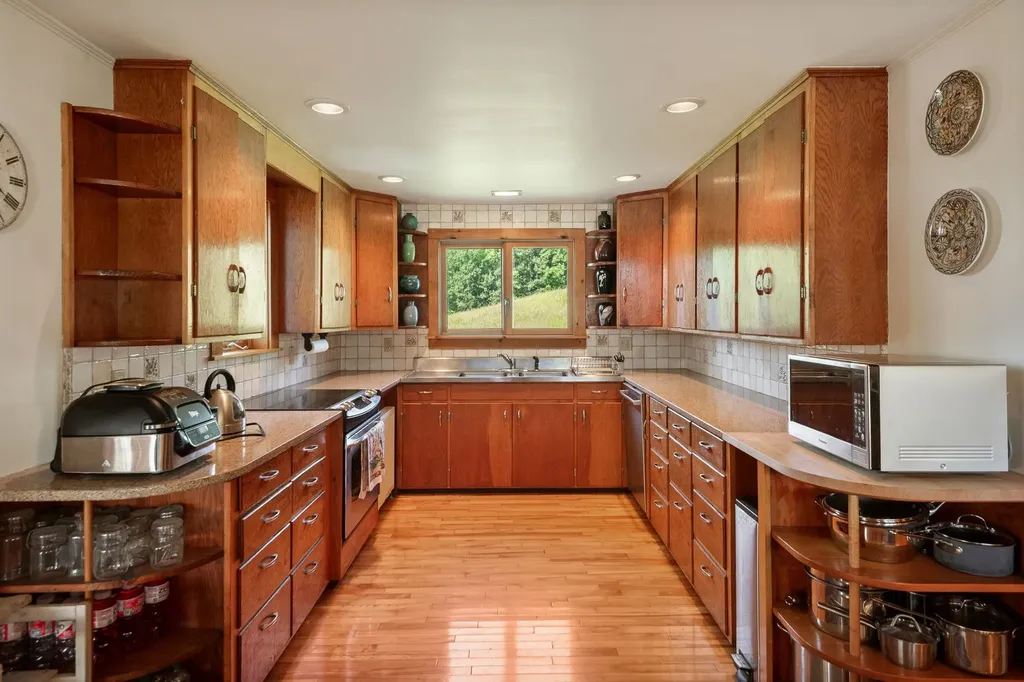 1986 Lower Elmore Mountain Road Morristown VT 05657