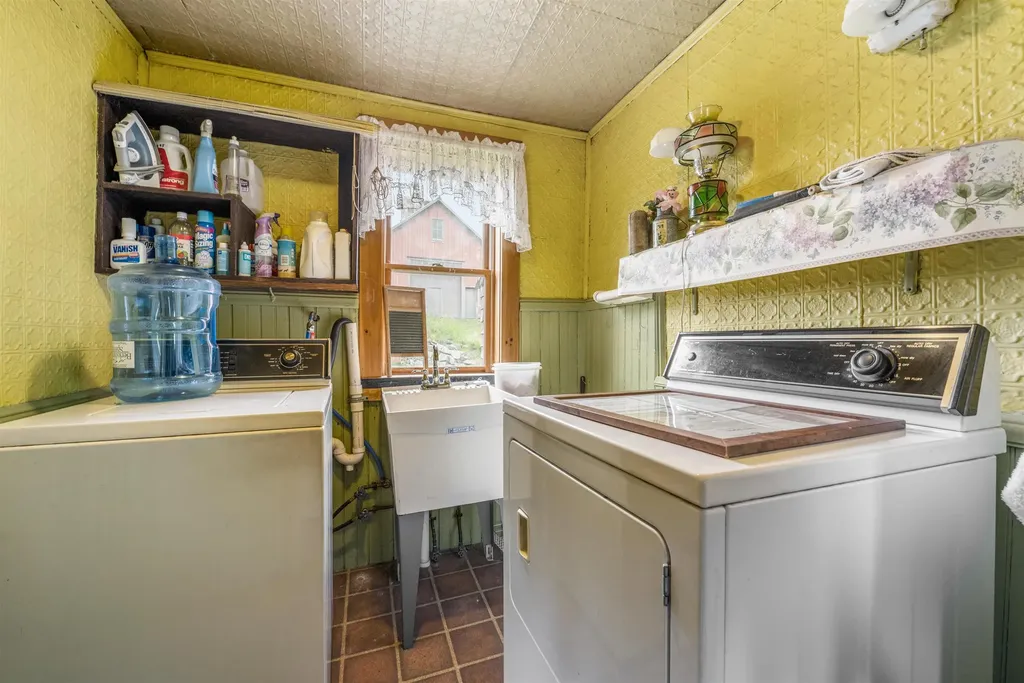 543 Bear Rock Road Colebrook NH 03576