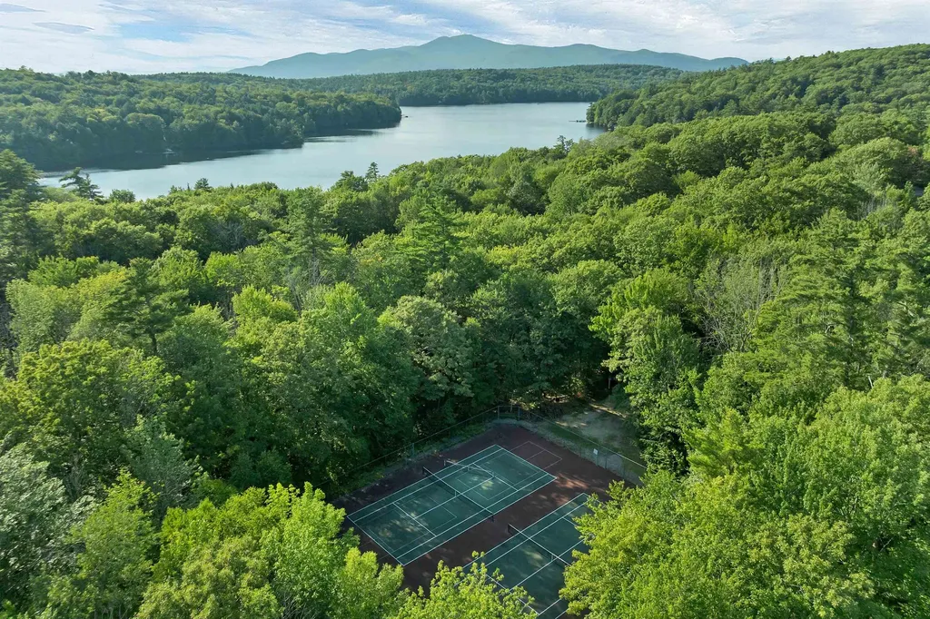 13 Valley Road Tuftonboro NH 03816