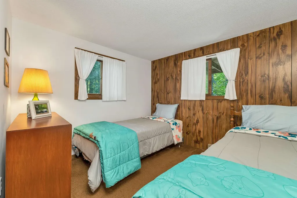 13 Valley Road Tuftonboro NH 03816
