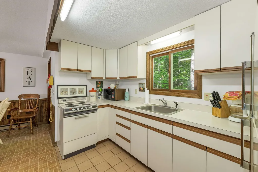 13 Valley Road Tuftonboro NH 03816