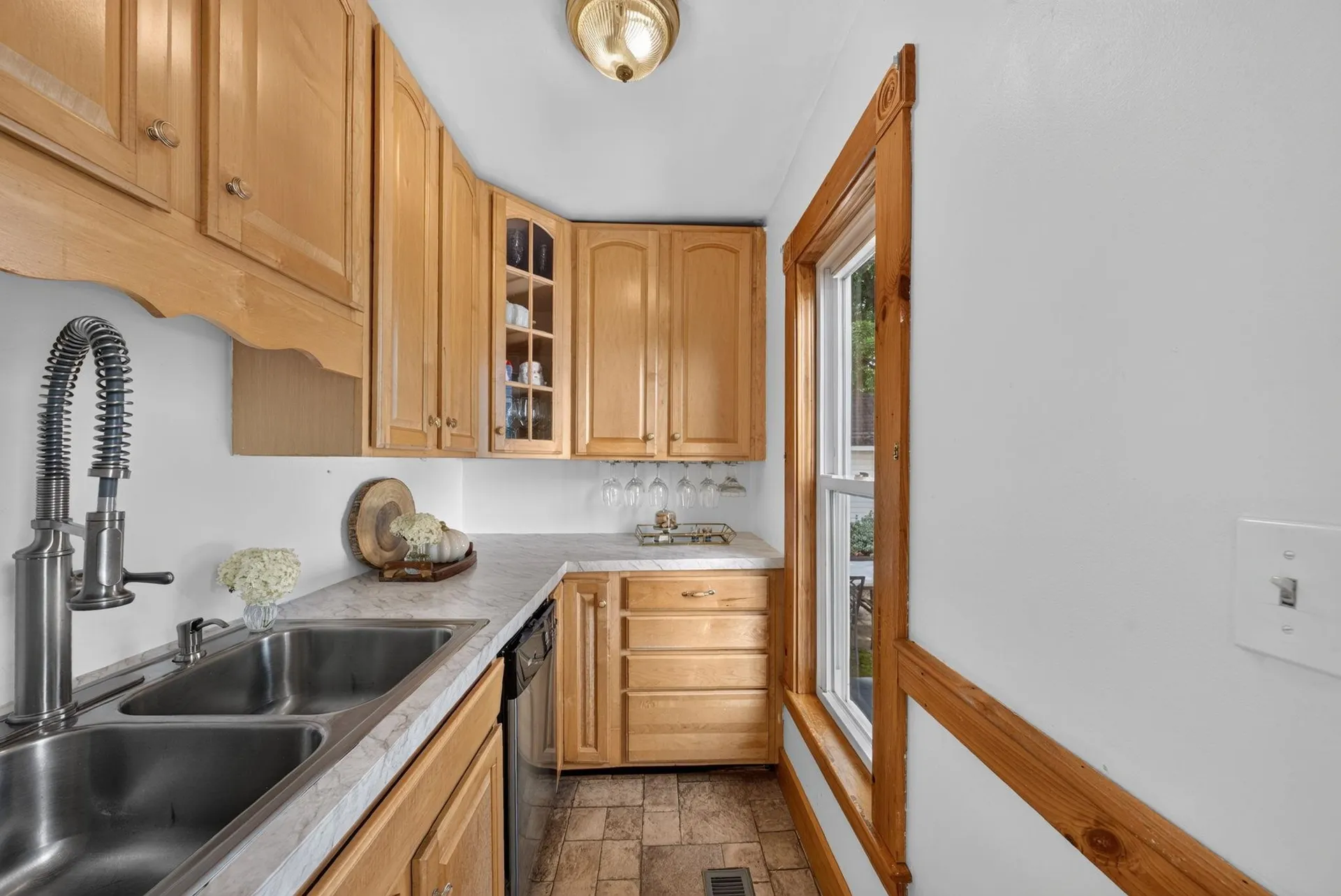 442 Mammoth Road Manchester NH 03109