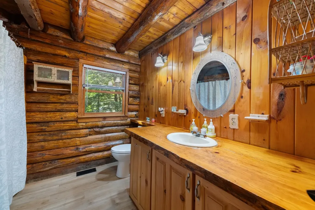 47 E Currier Hill Road Wentworth NH 03282