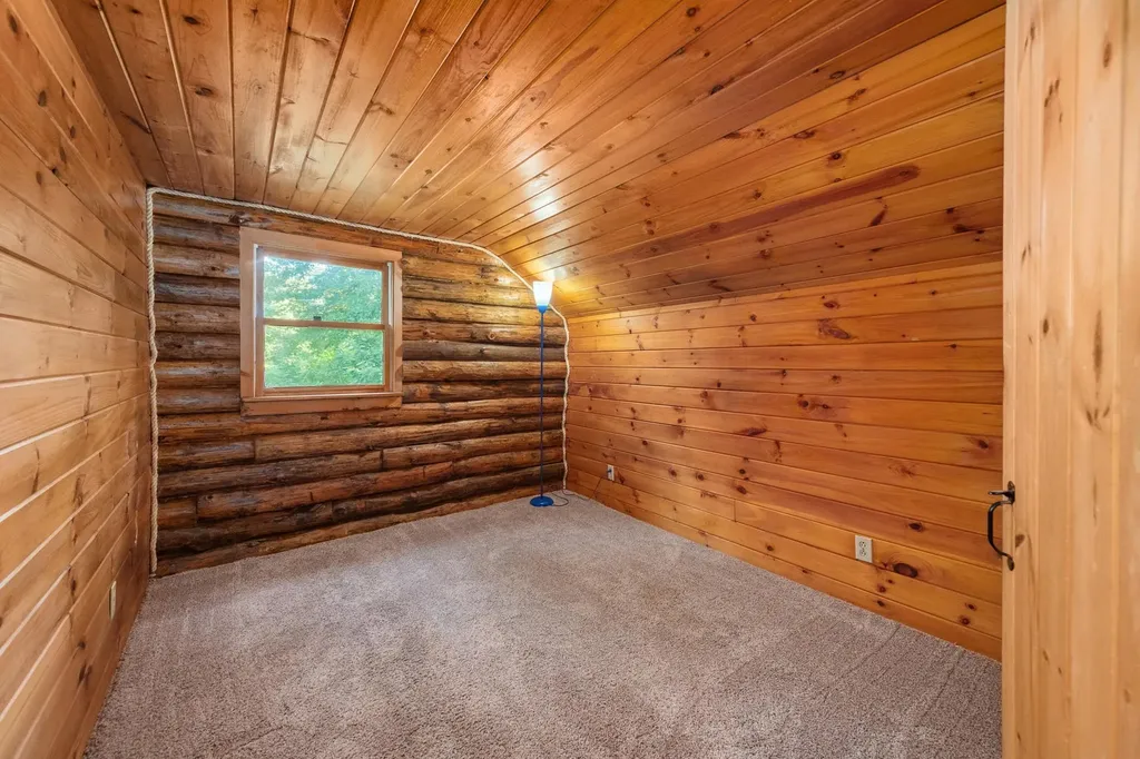 47 E Currier Hill Road Wentworth NH 03282