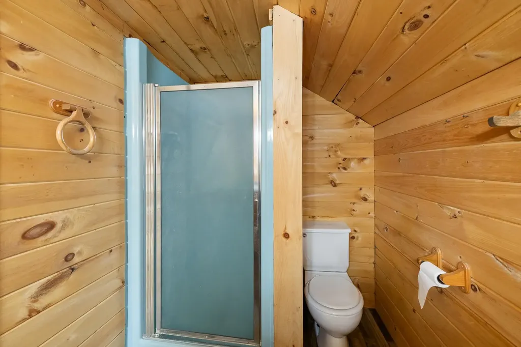 47 E Currier Hill Road Wentworth NH 03282