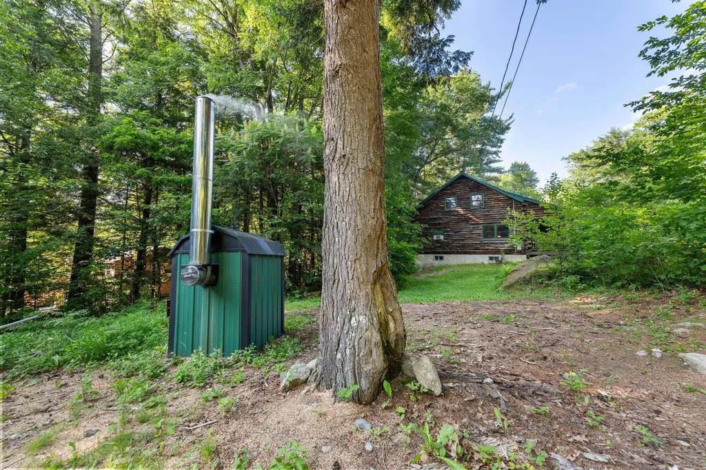 47 E Currier Hill Road Wentworth NH 03282