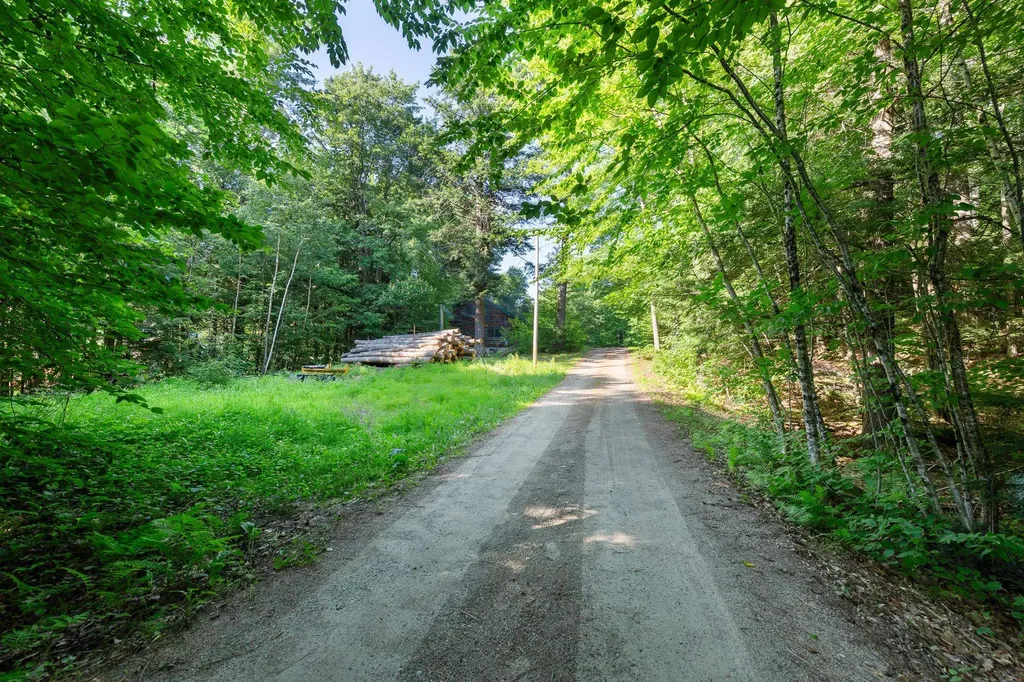 47 E Currier Hill Road Wentworth NH 03282