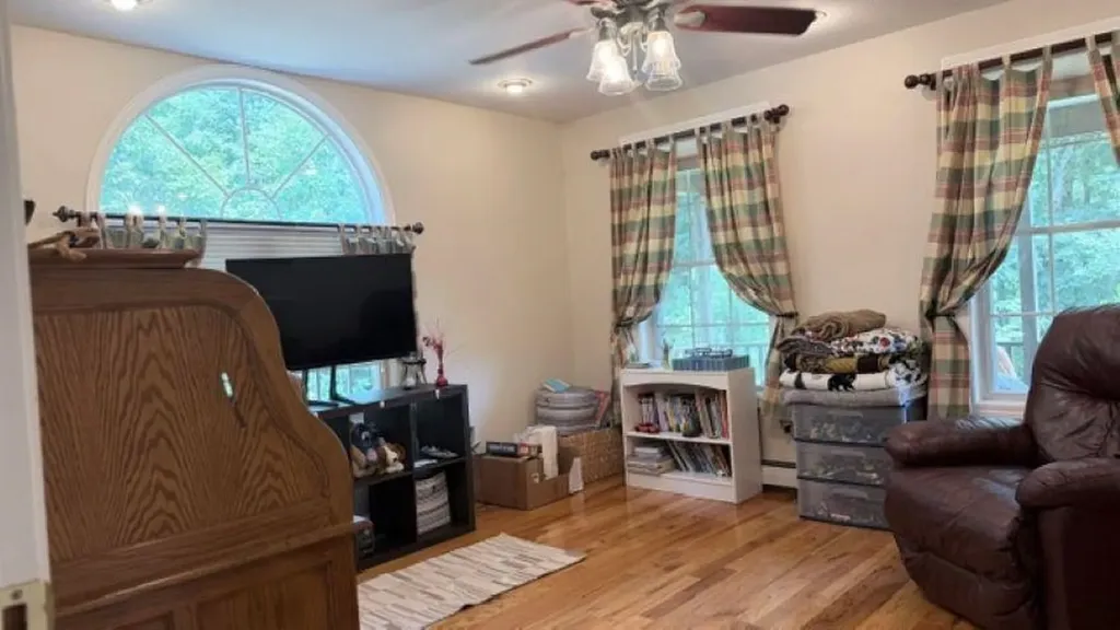 5 Grace Drive Hudson NH 03051