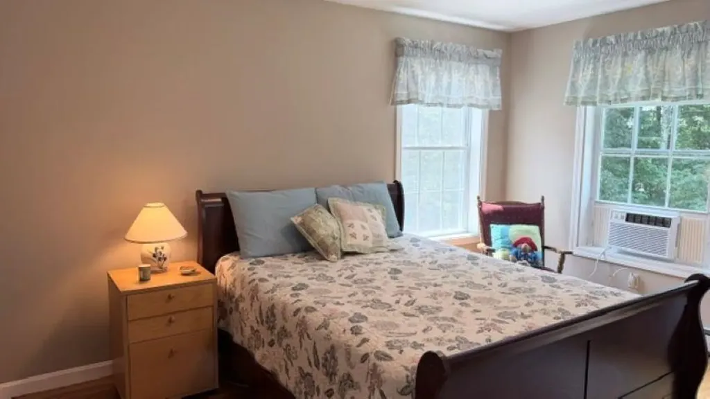 5 Grace Drive Hudson NH 03051