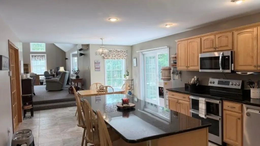 5 Grace Drive Hudson NH 03051