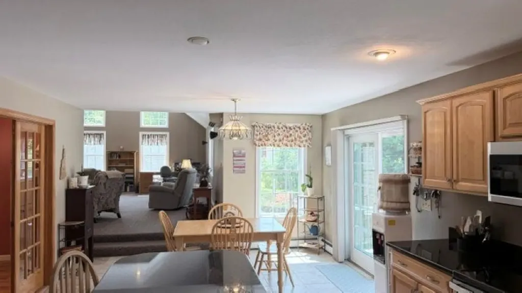 5 Grace Drive Hudson NH 03051