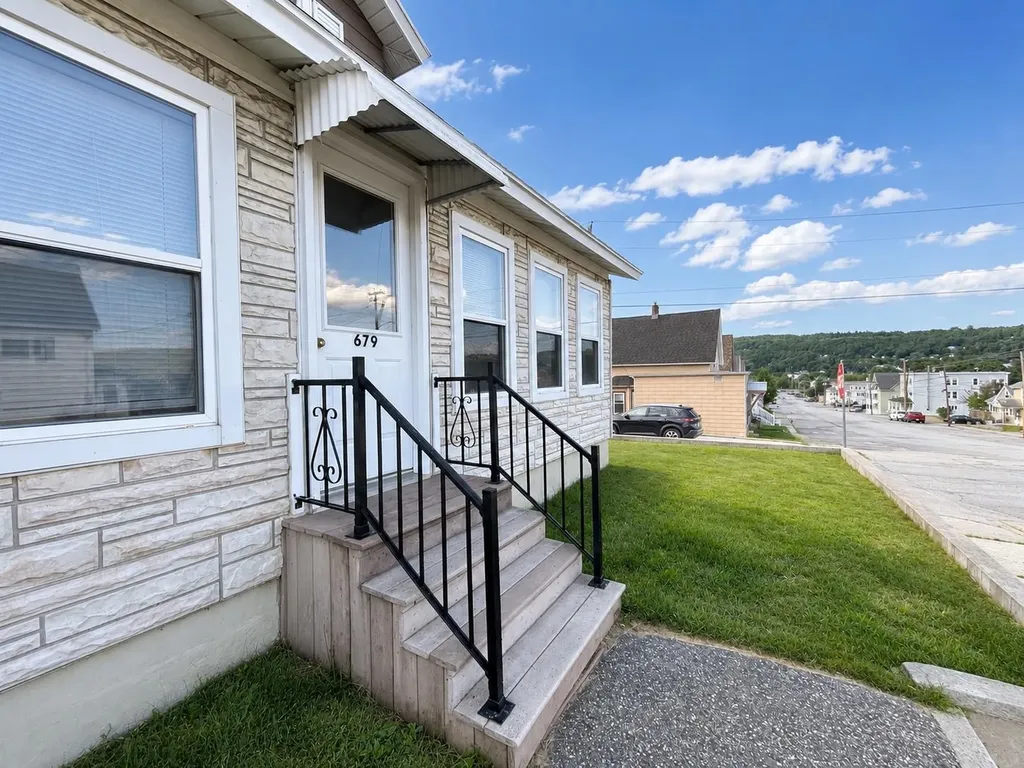 679 Third Avenue Berlin NH 03570