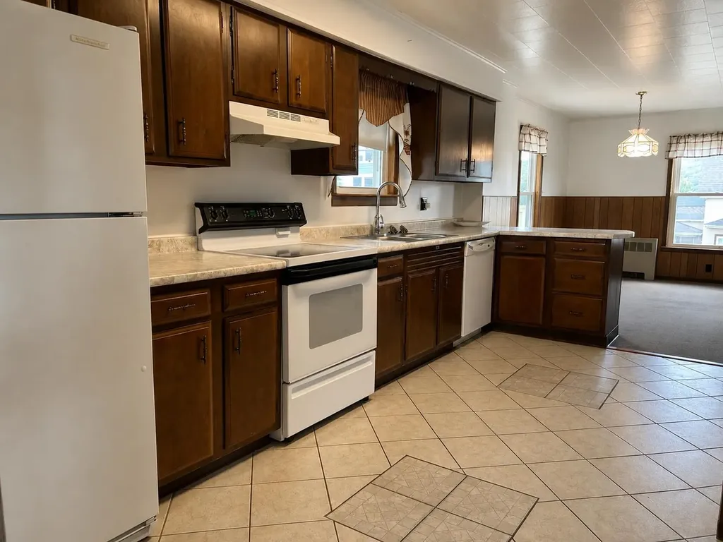 679 Third Avenue Berlin NH 03570