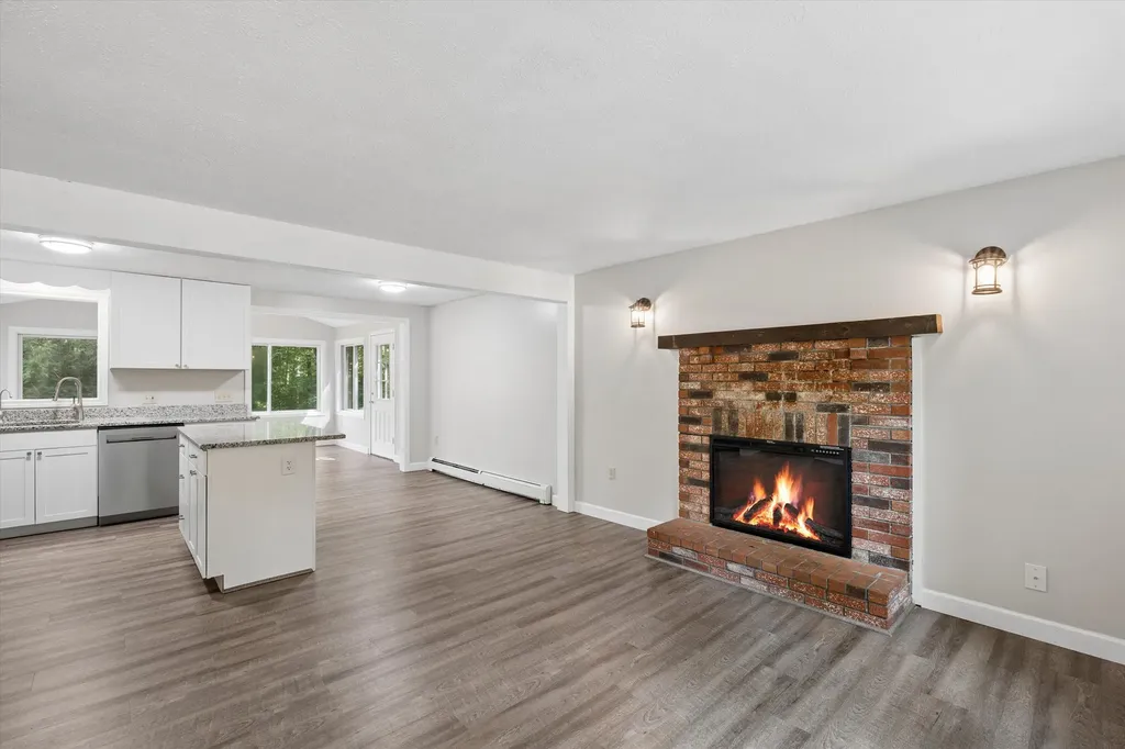 31 Evergreen Drive Goffstown NH 03045