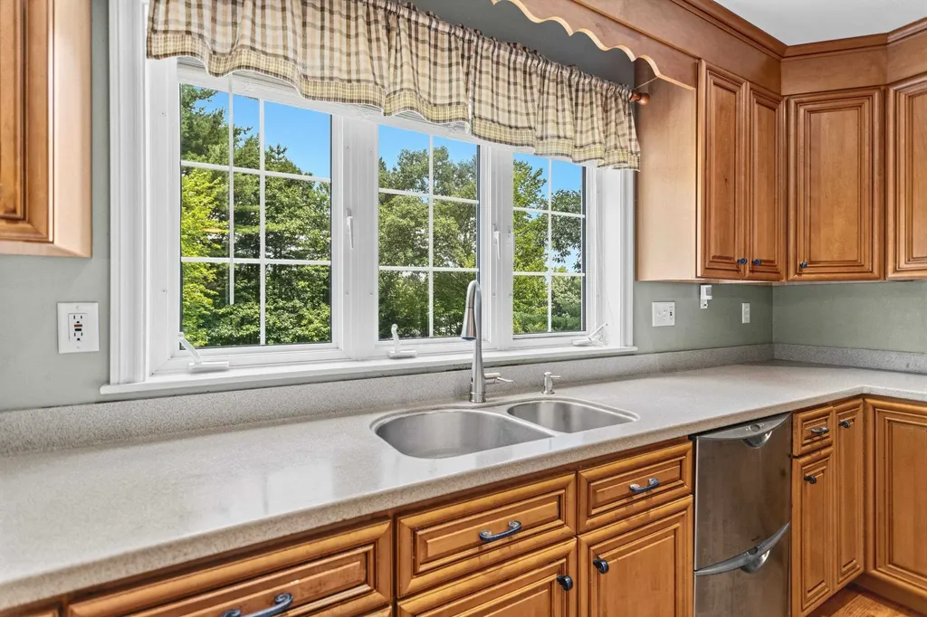 35 Mockingbird Hill Road Windham NH 03087