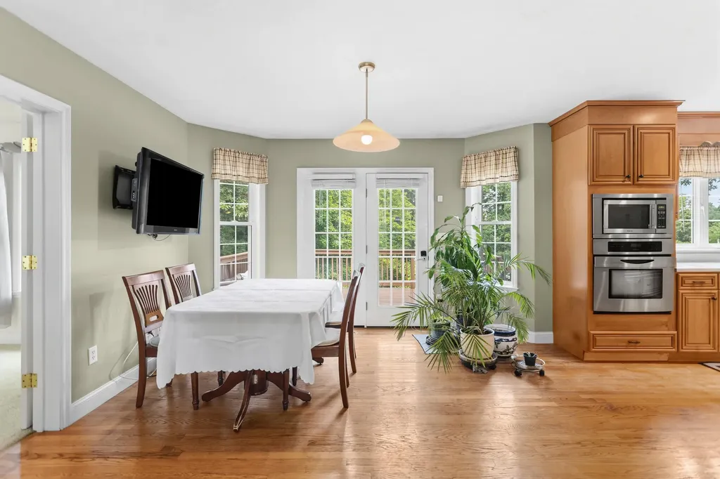 35 Mockingbird Hill Road Windham NH 03087