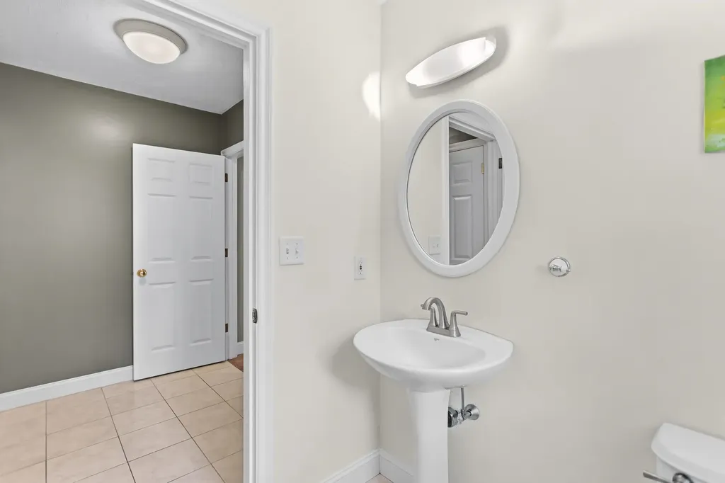 35 Mockingbird Hill Road Windham NH 03087