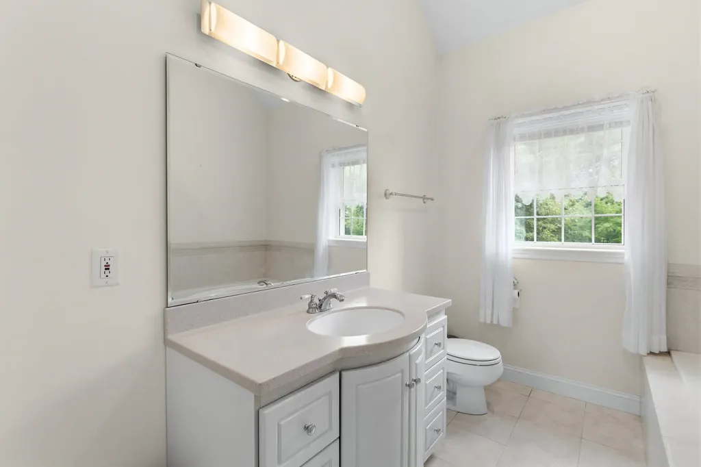 35 Mockingbird Hill Road Windham NH 03087