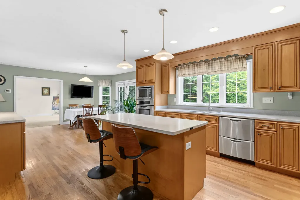 35 Mockingbird Hill Road Windham NH 03087