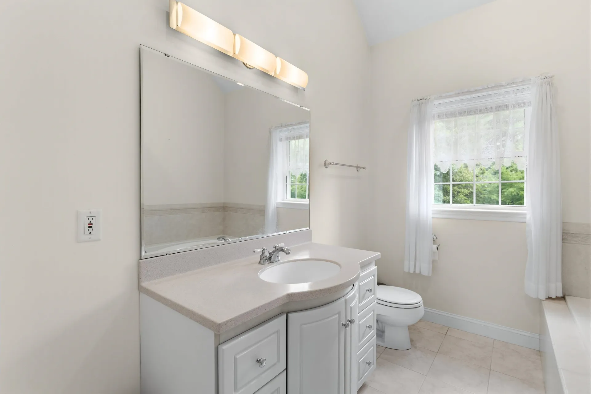 35 Mockingbird Hill Road Windham NH 03087