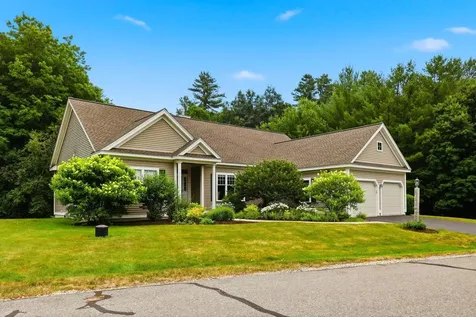 17 Hancock Drive Bedford NH 03110