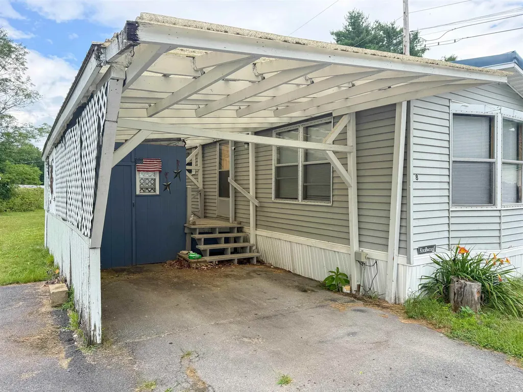 862 Mayhew Turnpike Bridgewater NH 03222