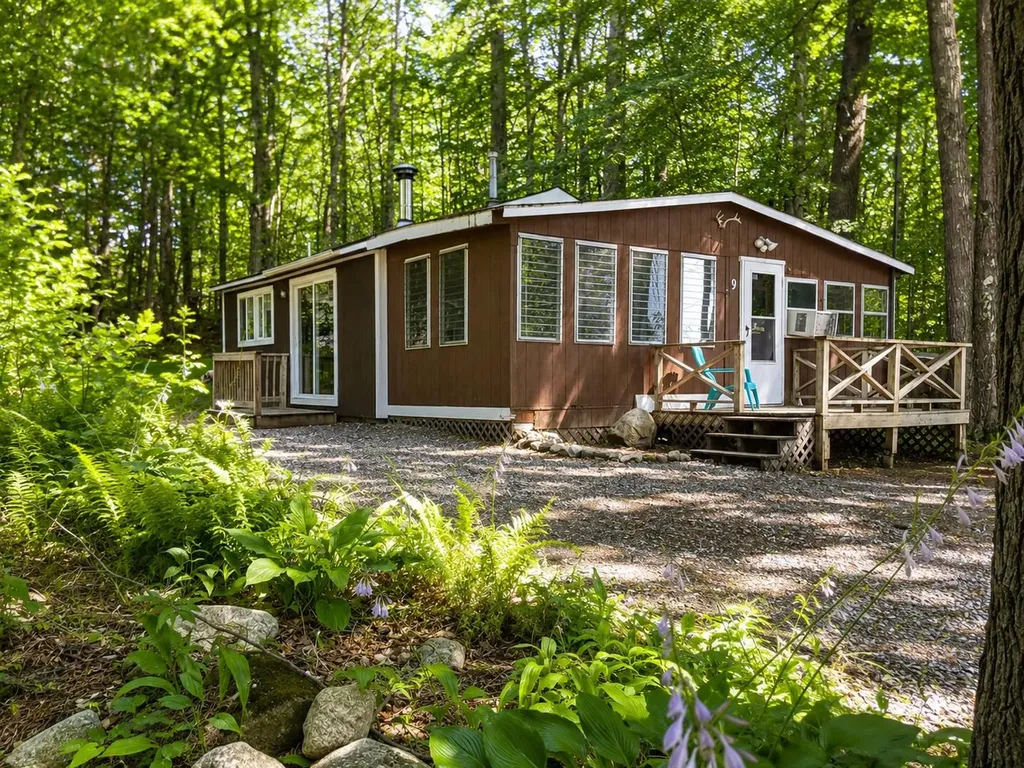 9 Pinecrest Road Raymond NH 03077
