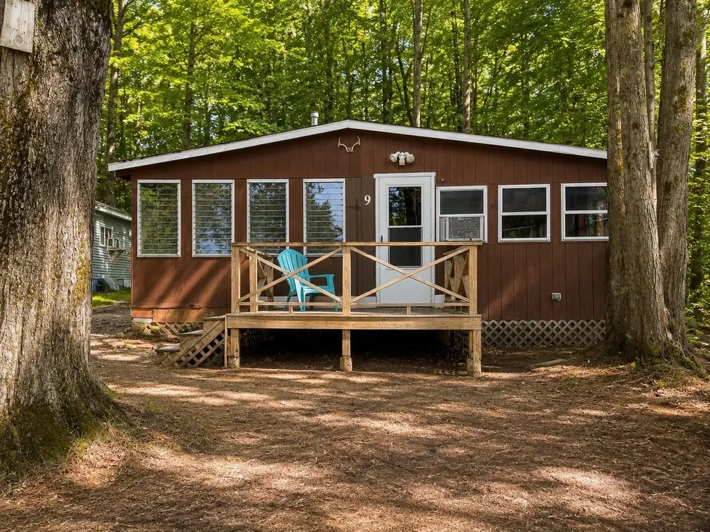9 Pinecrest Road Raymond NH 03077