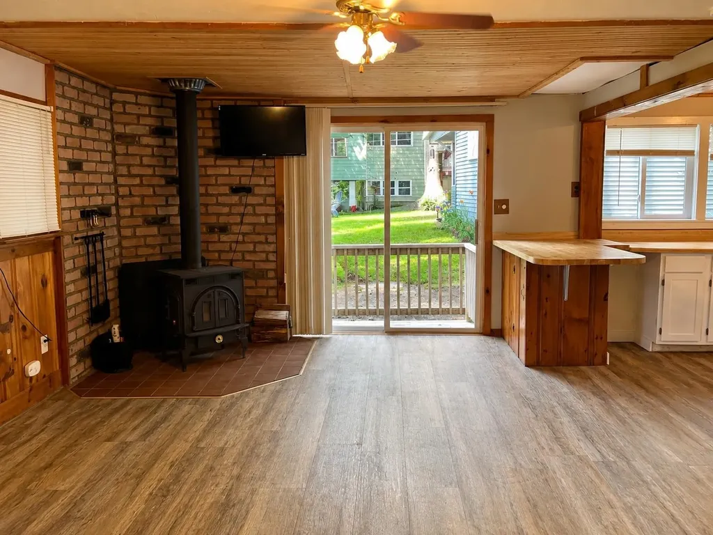 9 Pinecrest Road Raymond NH 03077
