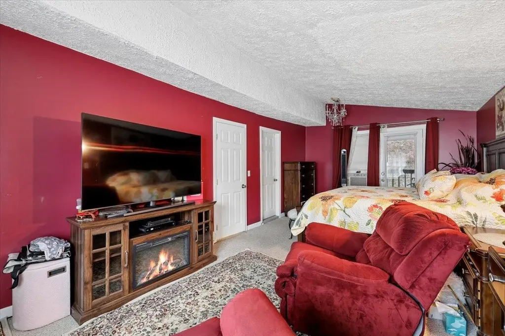 549 Lake Avenue Manchester NH 03103