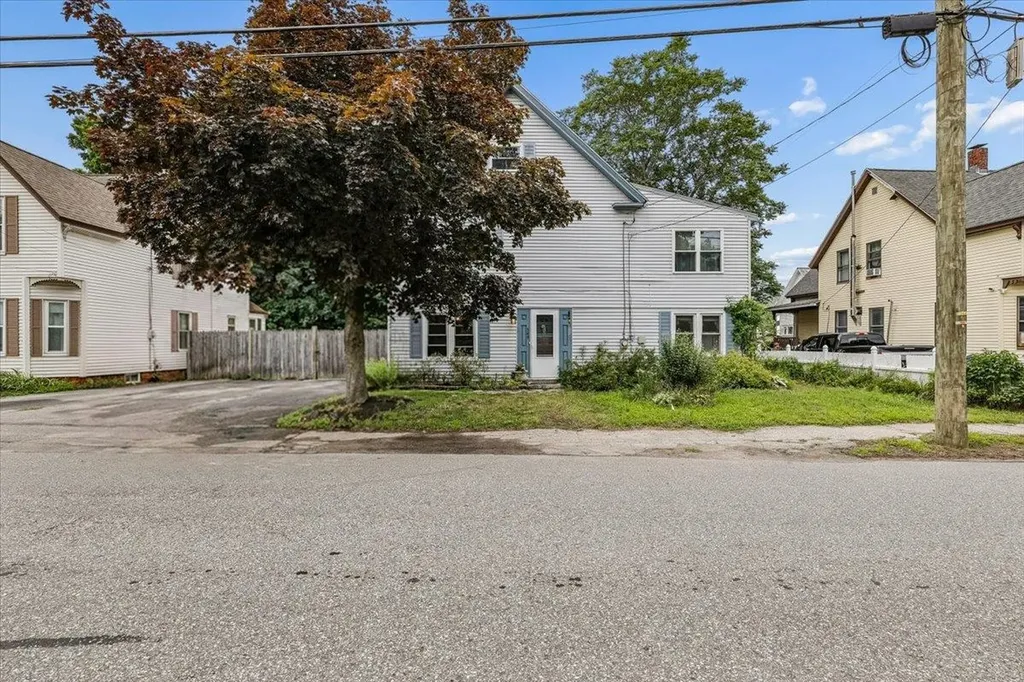 549 Lake Avenue Manchester NH 03103